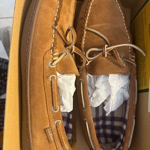 L.L. Bean suede flannel-lined women’s slippers - Size 9.